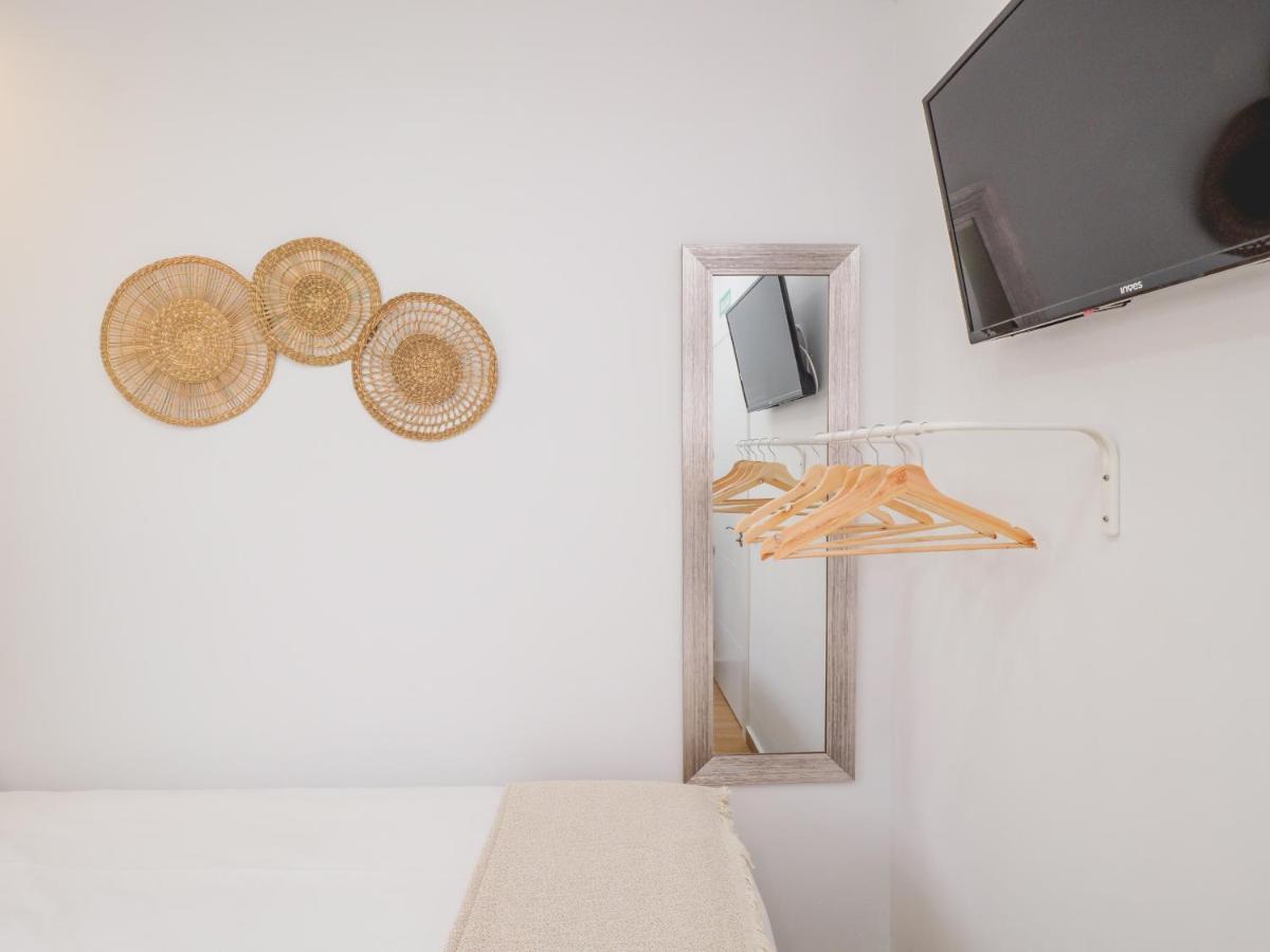 Cubo'S Hostal William'S Sunny 5 With Breakfast Benagalbón Exterior foto