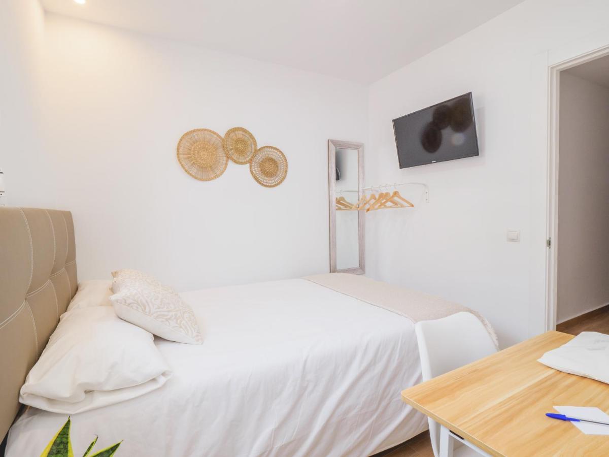 Cubo'S Hostal William'S Sunny 5 With Breakfast Benagalbón Exterior foto